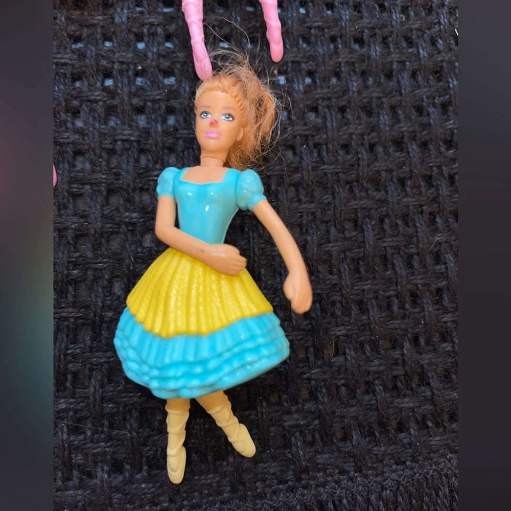 McDonald’s Dancing‎ Barbie Bundle (6)
